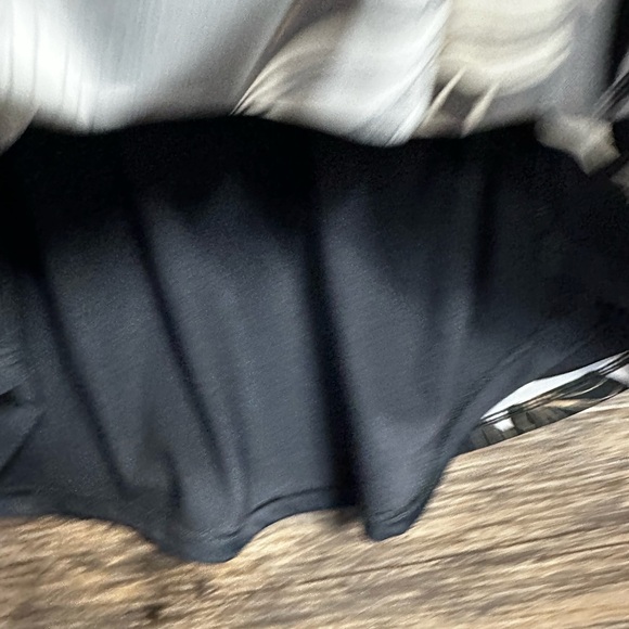 White House Black Market Fitted Wrap Blouse Black and White - Picture 7 of 10